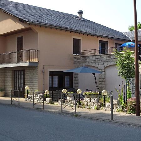 Au Pont De La Gineze Bed & Breakfast Barjac  Bagian luar foto