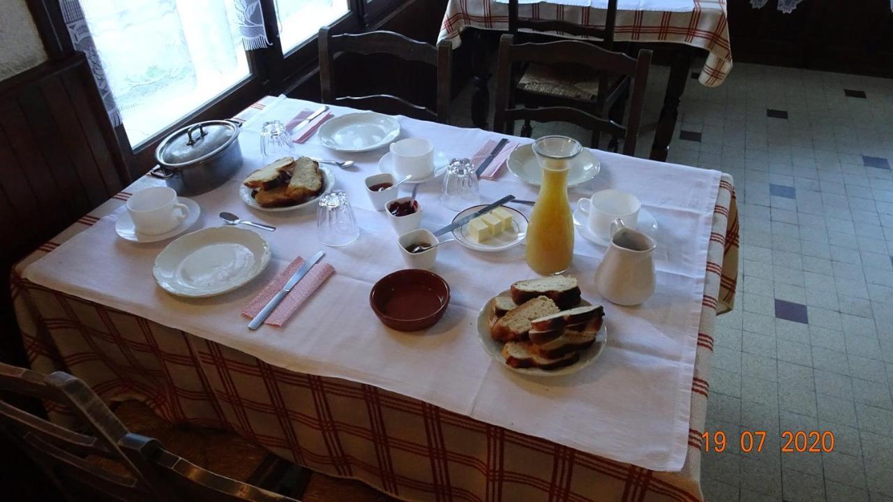 Au Pont De La Gineze Bed & Breakfast Barjac  Bagian luar foto