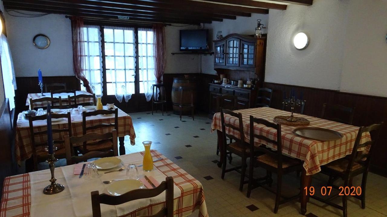 Au Pont De La Gineze Bed & Breakfast Barjac  Bagian luar foto