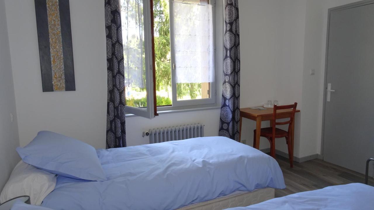 Au Pont De La Gineze Bed & Breakfast Barjac  Bagian luar foto
